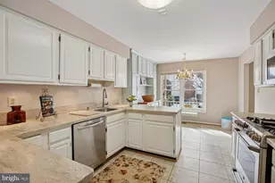 12255 Tildenwood Dr, Rockville, MD 20852 - Photo 8