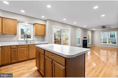 18452 Crownsgate Circle, Germantown, MD 20874 - Photo 12