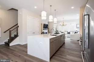 6239 Crosswind Dr, Rockville, MD 20852 - Photo 4