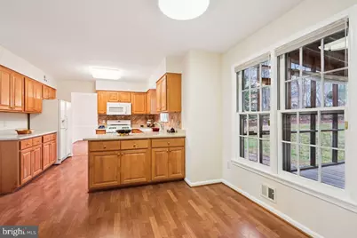8020 Lakenheath Way, Potomac, MD 20854 - Photo 12