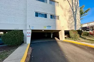 10300 Westlake Dr, Bethesda, MD 20817 - Photo 16