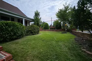 8001 Postoak Rd, Potomac, MD 20854 - Photo 2