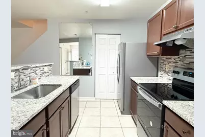 10128 Reprise Drive, Rockville, MD 20850 - Photo 4