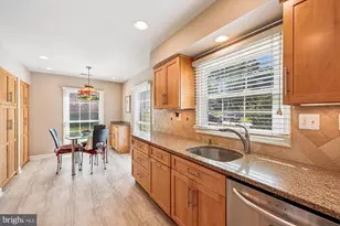 9013 Wandering Trail Dr, Potomac, MD 20854 - Photo 14