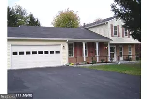 1 Apricot Ct, Gaithersburg, MD 20878 - Photo 2