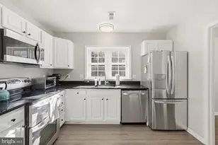 4828 Bradley Blvd, Chevy Chase, MD 20815 - Photo 6