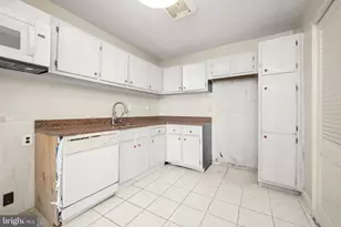 11801 Rockville Pik, Rockville, MD 20852 - Photo 12