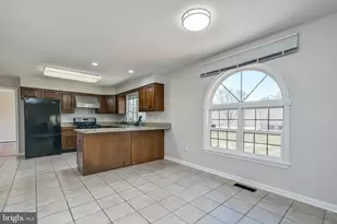 19900 Belle Chase Dr, Gaithersburg, MD 20882 - Photo 12