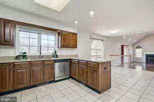 19900 Belle Chase Dr, Gaithersburg, MD 20882 - Photo 8