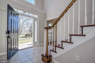 19900 Belle Chase Dr, Gaithersburg, MD 20882 - Photo 2