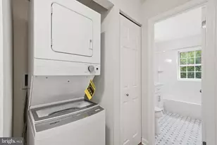 804 Azalea Dr, Rockville, MD 20850 - Photo 18