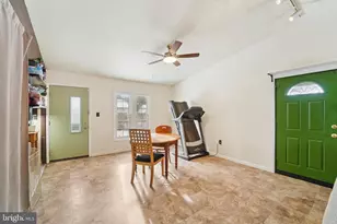 8213 Shady Spring Dr, Gaithersburg, MD 20877 - Photo 10