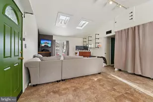 8213 Shady Spring Dr, Gaithersburg, MD 20877 - Photo 6