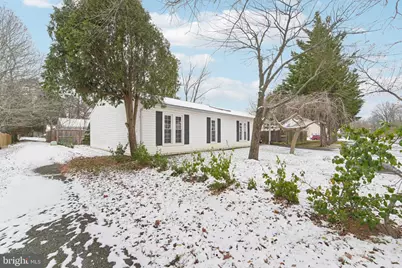 8213 Shady Spring Drive, Gaithersburg, MD 20877 - Photo 4