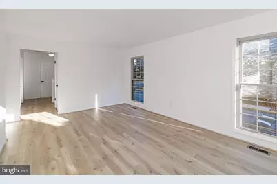7454 Westlake Terrace #7, Bethesda, MD 20817 - Photo 4