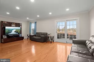 19726 Greenside Terrace, Montgomery Village, MD 20886 - Photo 6