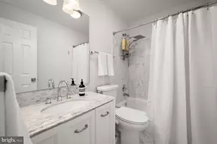 5717 Mayfair Manor Dr, Rockville, MD 20852 - Photo 20