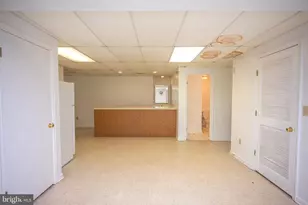 9700 Grenadier Ct, Bethesda, MD 20817 - Photo 36