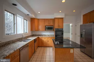 9700 Grenadier Ct, Bethesda, MD 20817 - Photo 4