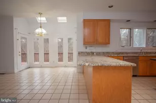 9700 Grenadier Ct, Bethesda, MD 20817 - Photo 14