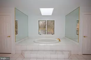 9700 Grenadier Ct, Bethesda, MD 20817 - Photo 24