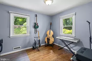 3904 Lantern Dr, Silver Spring, MD 20902 - Photo 16