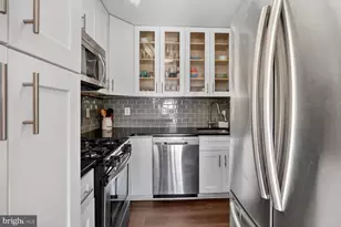 4515 Willard Ave, Chevy Chase, MD 20815 - Photo 6