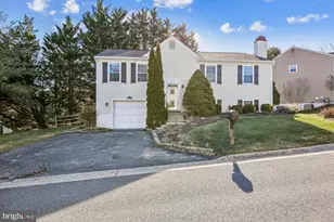 10718 Hunters Chase, Damascus, MD 20872 - Photo 2