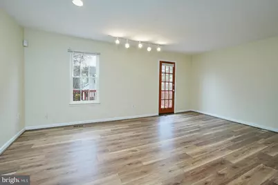 18716 Pikeview Drive, Germantown, MD 20874 - Photo 4