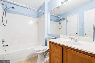 2 Highstream Ct, Germantown, MD 20874 - Photo 8