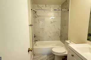 18715 Martins Landing Dr, Germantown, MD 20874 - Photo 12