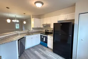 18715 Martins Landing Dr, Germantown, MD 20874 - Photo 2