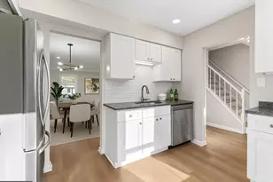 13 Prairie Rose Ct, Gaithersburg, MD 20878 - Photo 2