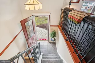 24052 Sugar Cane Ln, Gaithersburg, MD 20882 - Photo 4