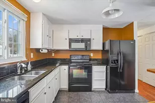 24052 Sugar Cane Ln, Gaithersburg, MD 20882 - Photo 10