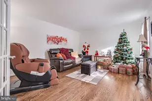 20901 Lochaven Ct, Gaithersburg, MD 20882 - Photo 14