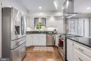 20901 Lochaven Ct, Gaithersburg, MD 20882 - Photo 4