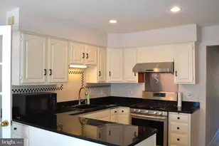 7407 Crestberry Ln, Bethesda, MD 20817 - Photo 6