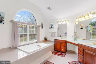 3813 Park Lake Dr, Rockville, MD 20853 - Photo 14