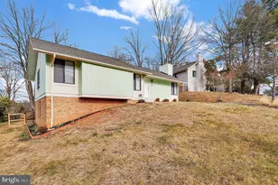 10607 Wayridge Dr, Montgomery Village, MD 20886 - Photo 2