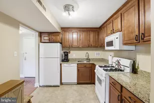 4 Monroe St, Rockville, MD 20850 - Photo 6
