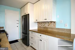 10201 Grosvenor Pl, Rockville, MD 20852 - Photo 16