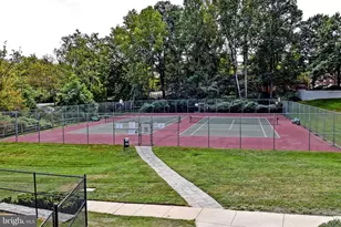 10201 Grosvenor Pl, Rockville, MD 20852 - Photo 38