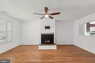 18656 Winding Creek Pl, Germantown, MD 20874 - Photo 4