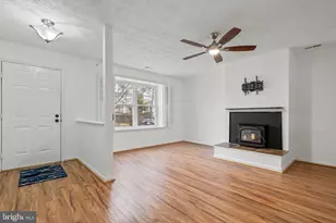 18656 Winding Creek Pl, Germantown, MD 20874 - Photo 2