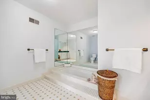 10904 Wickshire Way, Rockville, MD 20852 - Photo 18