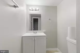 18806 Walkers Choice Rd, Montgomery Village, MD 20886 - Photo 14