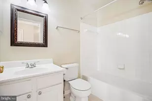 301 Cross Green St, Gaithersburg, MD 20878 - Photo 24