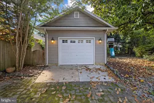 8020 Park Ln, Bethesda, MD 20814 - Photo 42