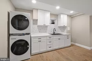 889 Diamond Dr, Gaithersburg, MD 20878 - Photo 26